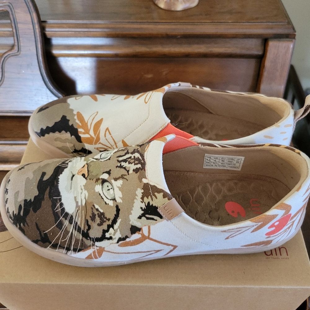 UIN Women's Sneakers - Cat Design in Brown and Orange - Picture 2 of 7